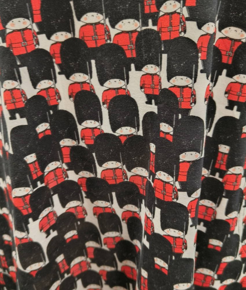 Plus size kjole - Tokyo Guards