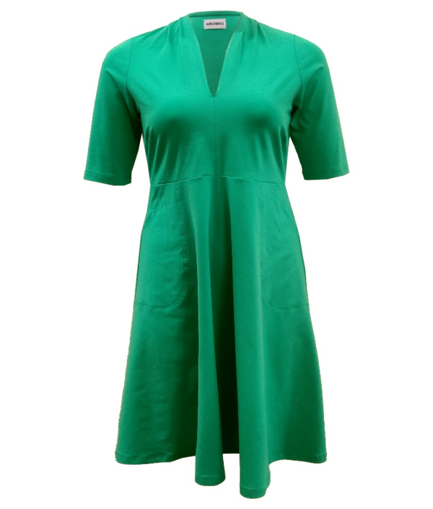 Takasaki Emerald Green. Kjole i store størrelser fra Amamiko