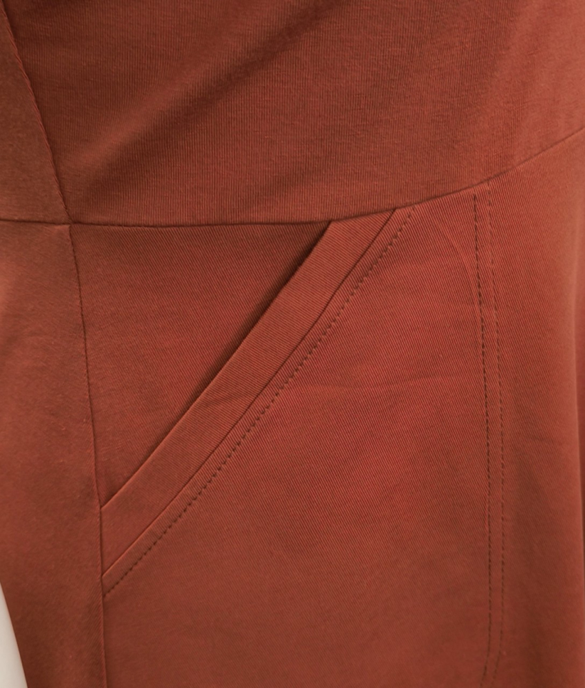 Takasaki Terra. Kjole i store størrelser fra Amamiko