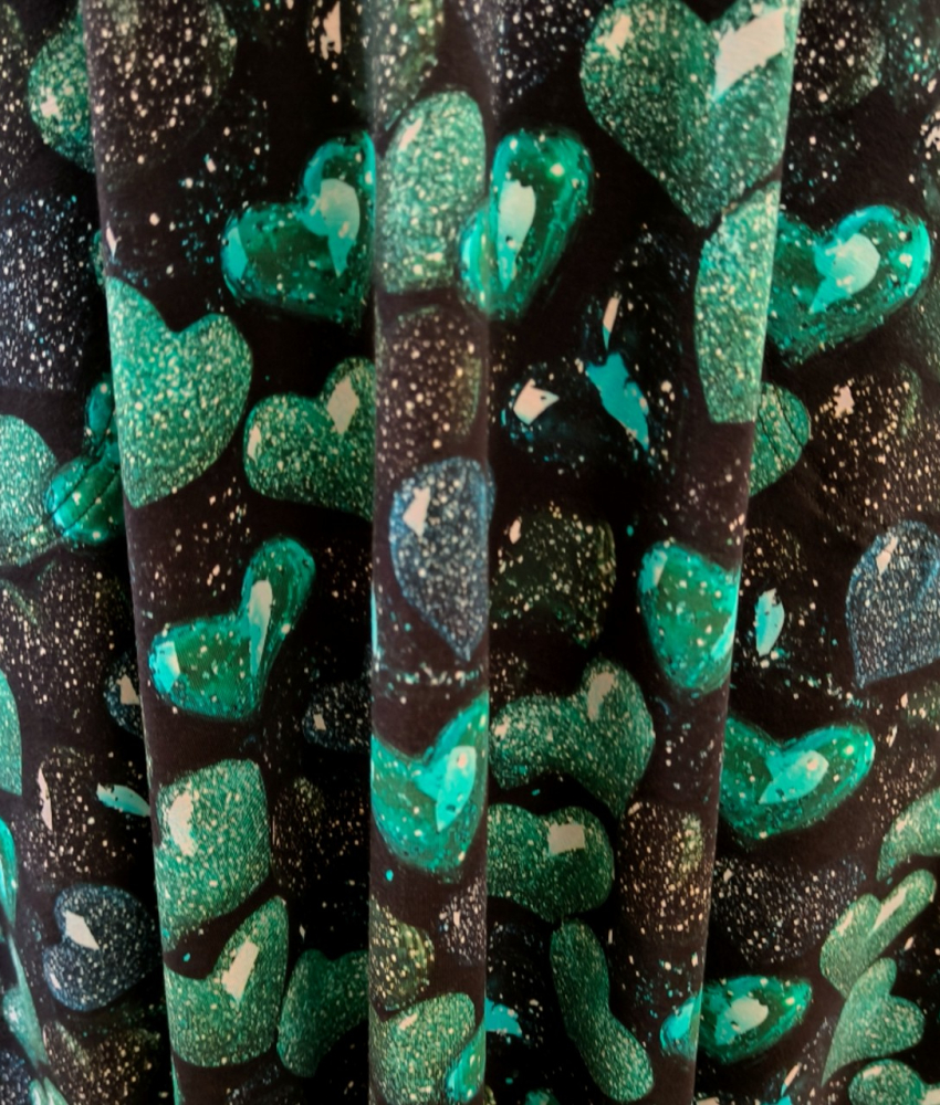 Plus size kjole med glimtende hjerter - Bika Glitter Heart