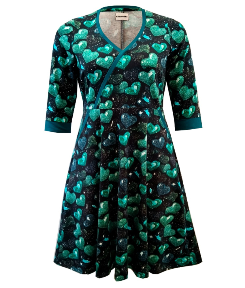 Plus size kjole med glimtende hjerter - Bika Glitter Heart